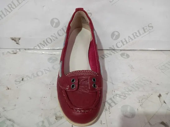 BOXED PAIR OF TIMBERLAND EARTHKEEPERS SLIP-ON WEDGE LEATHER SHOES IN RED UK SIZE 3.5