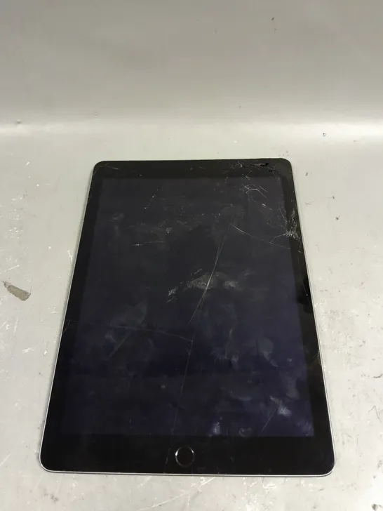 APPLE IPAD 5TH GEN MODEL A1822