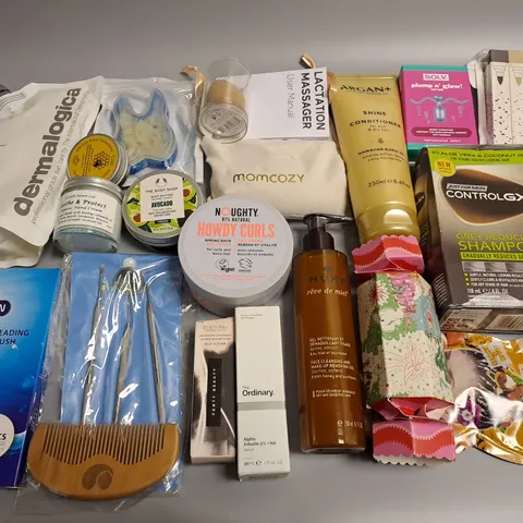 LOT OF ASSORTED HEALTH AND BEAUTY ITEMS TO INCLUDE DERMALOGICA CLEANSING GEL, ARGAN OIL CONDITIONER AND NOUGHTY GEL CREAM