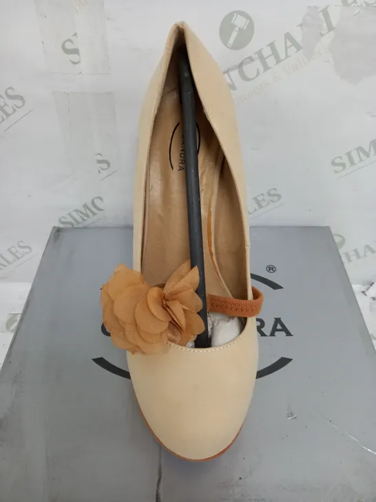 BOXED PAIR OF NUDE TAN FLOWERED STILLETTO SIZE 6