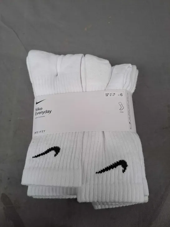 NIKE EVERYDAY COTTON SOCKS SIZE 8-11