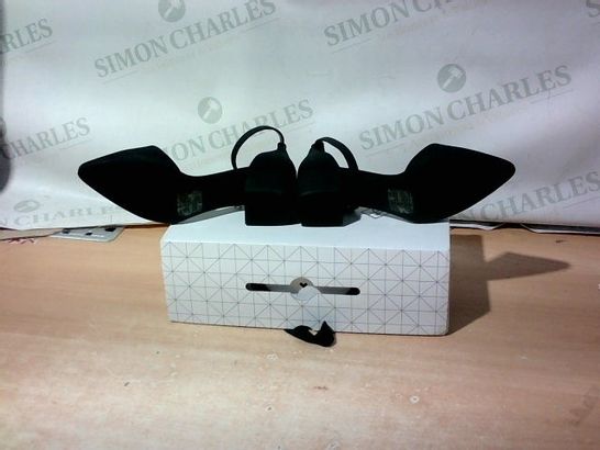 BOXED PAIR OF CALL IT SPRING HIGH HEELS SIZE 4