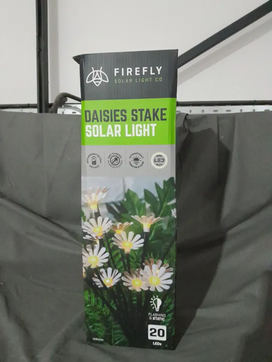 BOXED FIREFLY SOLAR LIGHT CO DAISIES STAKE SOLAR LIGHT 