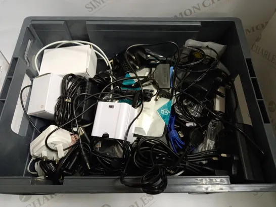 BOX OF APPROX 10 ITEMS INCLUDING ASSORTED POWER CABLES