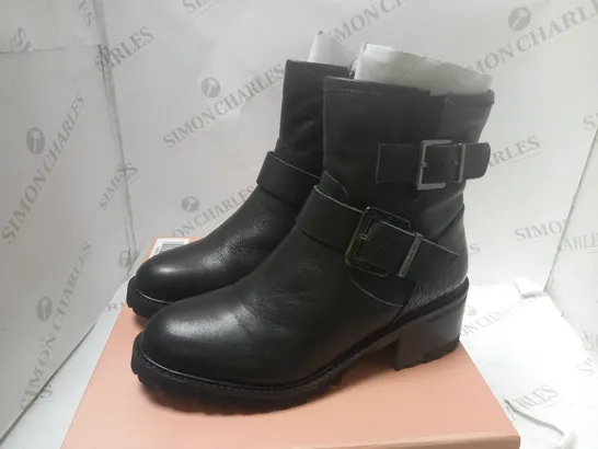 BOXED CORNELIA BLACK LEATHER SHORT BOOT - SIZE 7