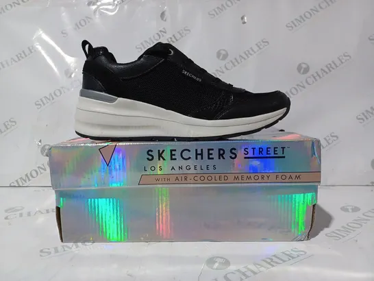 BOXED PAIR OF SKECHERS BILLION TRAINERS IN BLACK UK SIZE 6