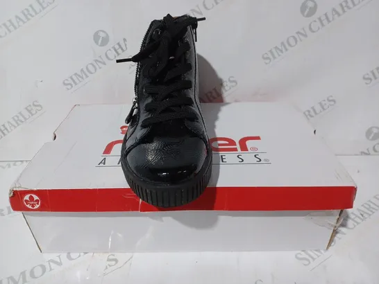 BOXED PAIR OF RIEKER HI TOP TRAINERS IN BLACK UK SIZE 6