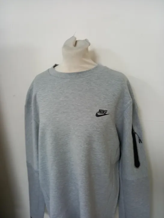 NIKE LOGO TECH SWEATSHIRT SIZE L