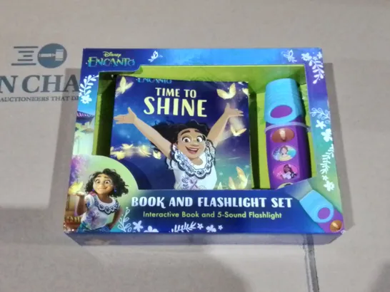 LOT OF 8 BRAND NEW DISNEY ENCANTO BOOK AND FLASHLIGHT SETS