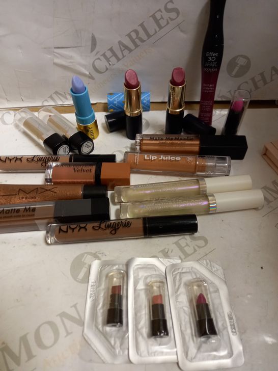 BAG OF VARIOUS LIP STICKS AND LIP GLOSSES INCL. ESTEE LAUDER, NYX AND KIND'R