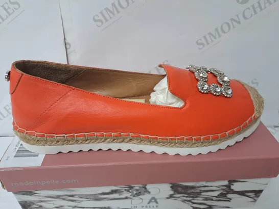 BOXED MODA IN PELLE ORANGE LEATHER DIAMONTE STYLE SHOE SIZE 7