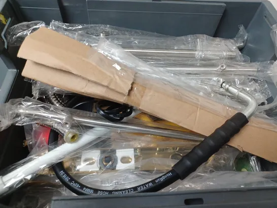 BOX OF APPROXIMATELY 12 ASSORTED ITEMS TO INCLUDE - WATER CHANGE KIT , WOKIN WIRE STRIPPER , WOKIN WIRE STRIPPERS ETC