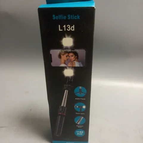 BOXED SELFIE STICK L13D