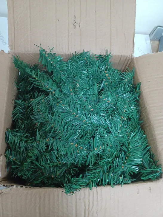 BOXED CHRISTMAS WRAITH TREE