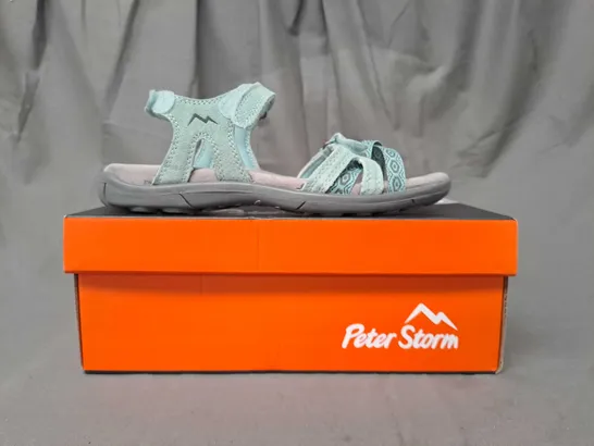 BOXED PAIR OF PETER STORM OPEN TOE SANDALS IN LIGHT BLUE UK SIZE 4