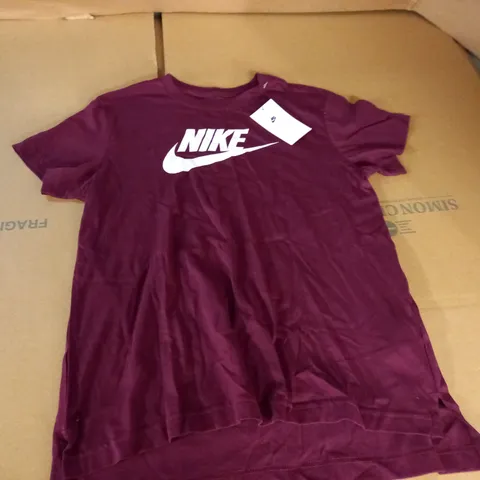 NIKE GIRLS T-SHIRT IN WINE - XL