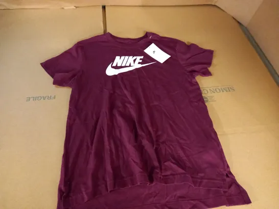 NIKE GIRLS T-SHIRT IN WINE - XL