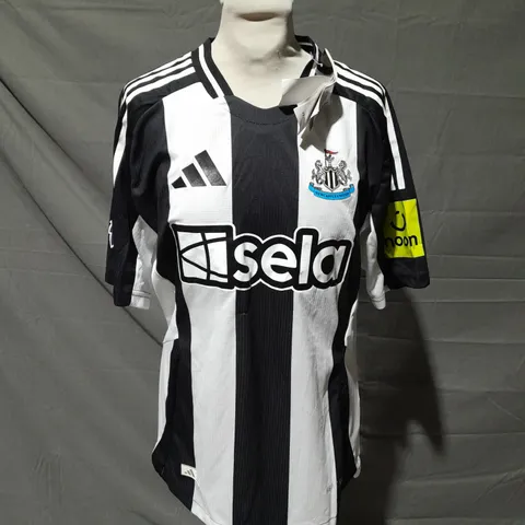 ADIDAS NEWCASTLE UNITED FOOTBALL CLUB HOME JERSEY SIZE MEDIUM 