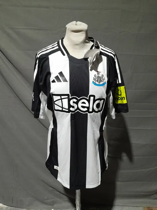 ADIDAS NEWCASTLE UNITED FOOTBALL CLUB HOME JERSEY SIZE MEDIUM 