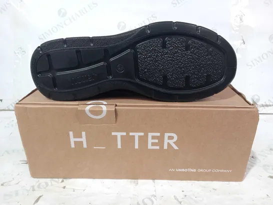 BOXED PAIR OF HOTTER SLIP-ON SHOES IN BLACK UK SIZE 8.5