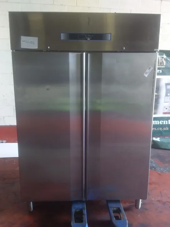 LARGE DISPLAY FRIDGE 