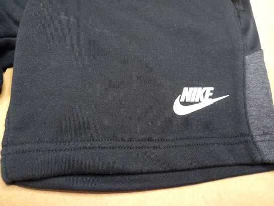 STYLE OF NIKE BLACK/GREY WORKOUT SHORTS - SMALL