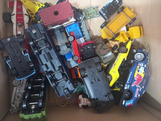 LOT OF ASSORTED TOY VEHICLES