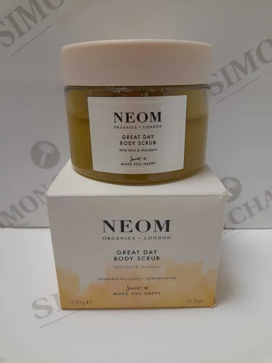 NEOM GREAT DAY BODY SCRUB 350G