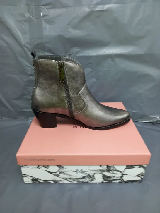 MODA IN PELLE ANNIEE LEATHER PEWTER ANKLE BOOTS SIZE 8