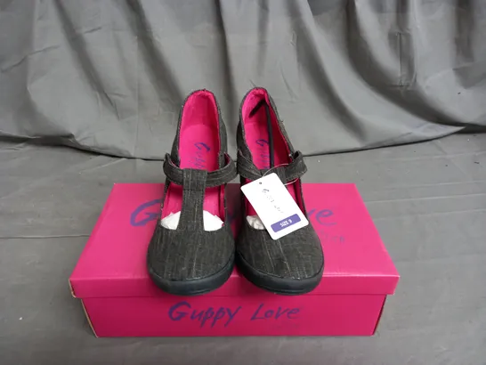 BOX OF APPROXIMATELY 6 PAIRS OF GUPPY LOVE OPEN TOP VELCRO WEDGE SHOE SIZE 5.5