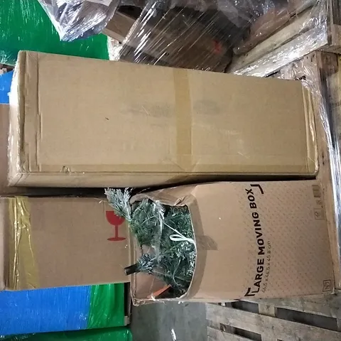 PALLET OF ASSORTED ITEMS TO INCLUDE CHRISTMAS TREES, DECORATIONS AND GAS HEATER