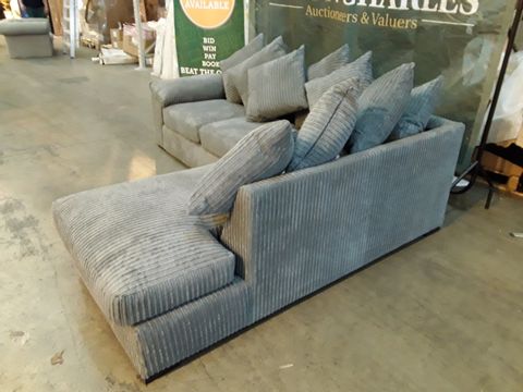 DESIGNER GREY LINED FABRIC CHAISE CORNER SOFA WITH SCATTER BACK CUSIONS 