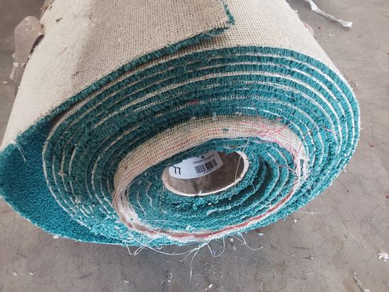 ROLL OF QUALITY TURQUOISE CARPET 4 × 5M