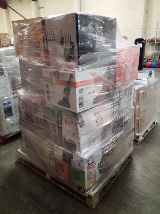 PALLET OF APPROXIMATELY 22 UNPROCESSED RAW RETURN HOUSEHOLD AND ELECTRICAL GOODS TO INCLUDE;