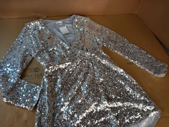 H&M SILVER SEQUIN DRESS - EUR M