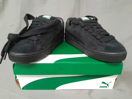 BOXED PAIR OF PUMA SUEDE XL SHOES IN BLACK UK SIZE 6.5