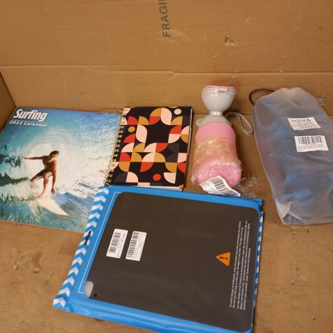 LOT OF ASSORTED ITEMS TO INCLUDE 2022 CALENDARS, ANNUAL PLANERS AND KIDS PORTABLE URINAL