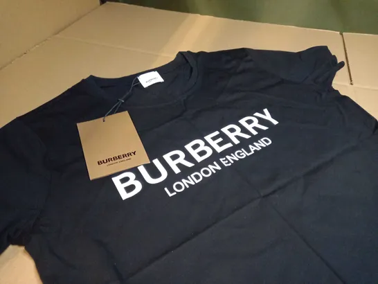 BURBERRY BLACK/WHITE LOGO FITTED TEE - MEDIUM