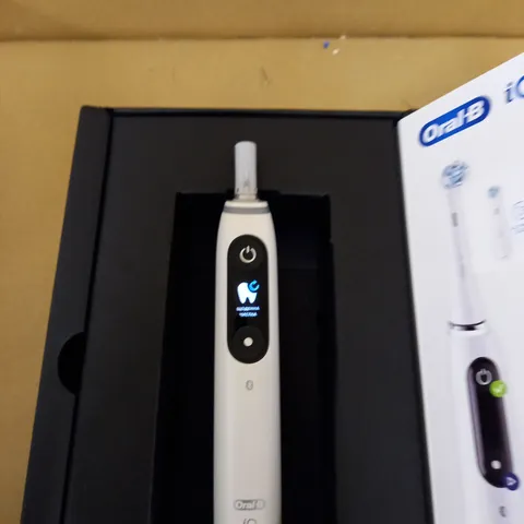 ORAL-B SPECIAL EDITION IO -8- ELECTRIC TOOTHBRUSH RECHARGEABLE DESIGNED BY BRAUN