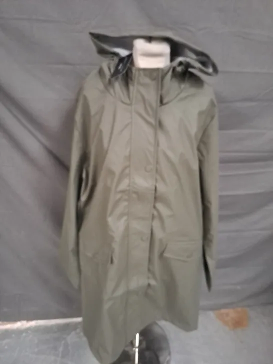 NEW LOOK CURVES ROBIN RAIN ANORAK - UK 20