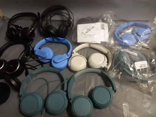 LOT OF 15 ASSORTED UNBOXED HEADPHONES TO INCLUDE PHILIPS, SEINNHEISER AND LOGITECH