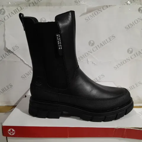 BOXED PAIR OF RIEKER CHELSEA BOOT IN BLACK SIZE 6.5