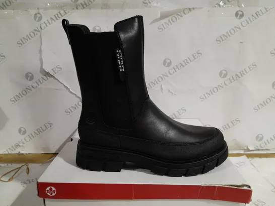 BOXED PAIR OF RIEKER CHELSEA BOOT IN BLACK SIZE 6.5