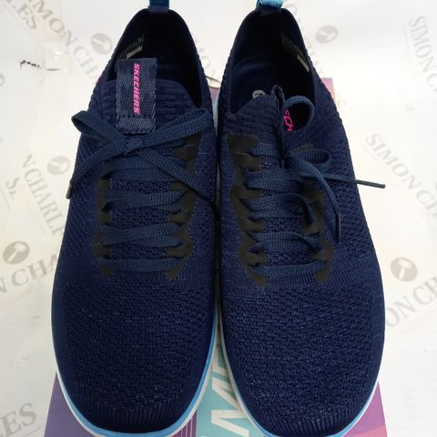BOXED PAIR OF SKECHERS SPORTS FLAT KNIT SOCK TRAINERS - UK SIZE 6, NAVY