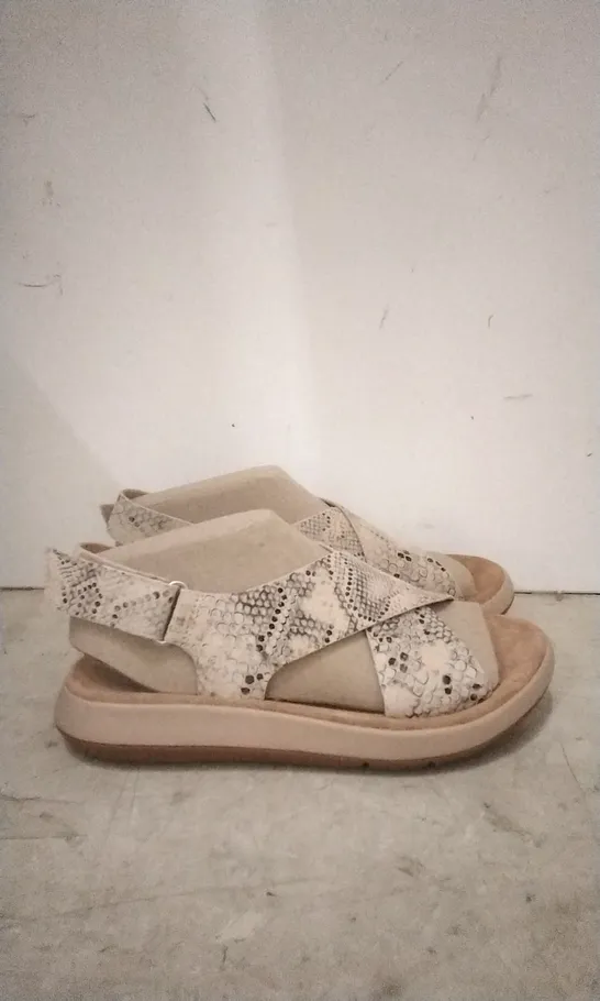 BOXED CLARJS JESMA SANDLES COLOUR: TAUPE SIZE: WOMENS UK 3