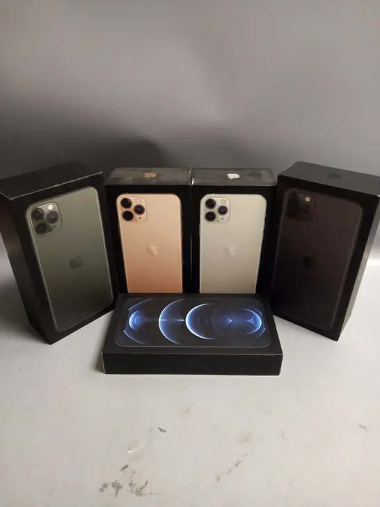 LOT OF APPROX. 15 EMPTY IPHONE DISPLAY CASES