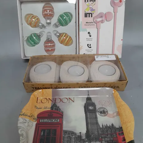 BOX OF APPROXIMATELY 10 ASSORTED ITEMS TO INCLUDE EARPHONES, TEALIGHT HOLDERS, LONDON TRAY ETC