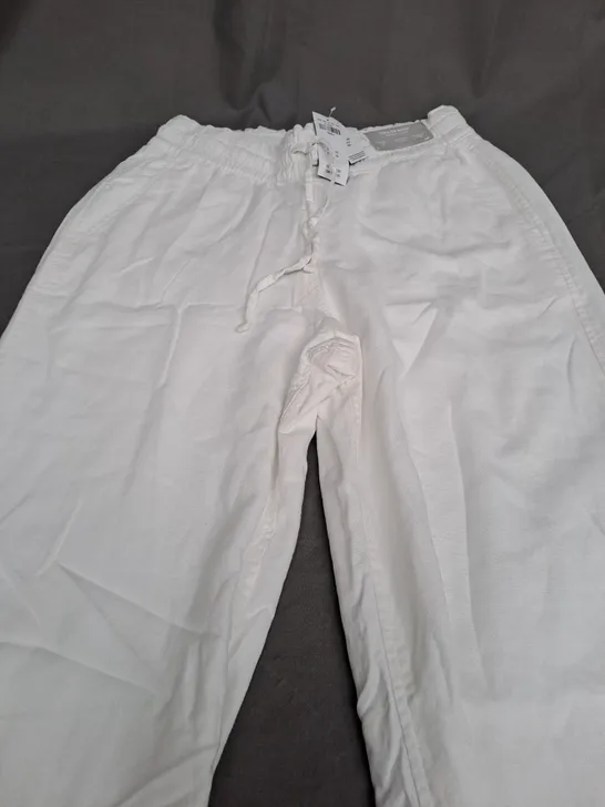 HOLLISTER PULL ON BAGGY WHITE PANTS - SMALL