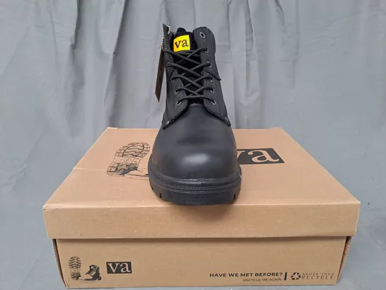 BOXED PAIR OF VA HIGH ANKLE SAFETY BOOTS IN BLACK UK SIZE 12