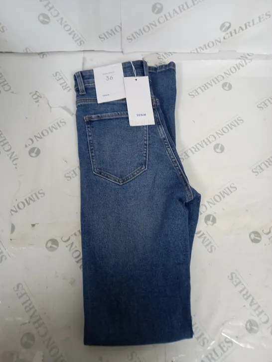 BERSHKA DENIM HIGH WAIST JEANS SIZE 36